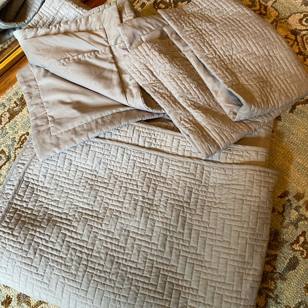 Comforter With shams